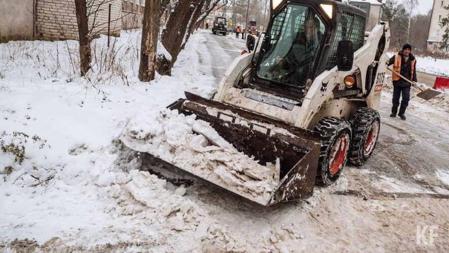С начала зимнего сезона с дорог и улиц столицы вывезли почти 14 тысяч тонн снега.