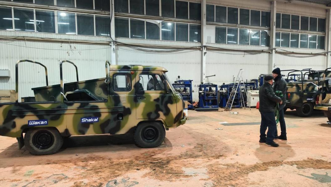 Уже сегодня бойцам уедет два автомобиля