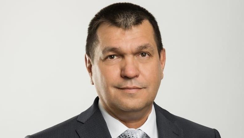 На самом предприятии об увольнении руководителя публично предпочитают не говорить.