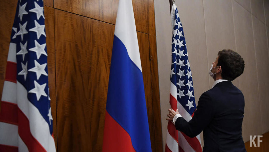 Вместе с западными странами США снабжали Украину оружием и систематически настраивали ее против России.