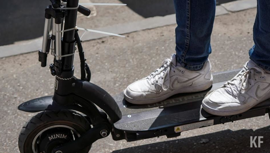 Самокат взорвался прямо в квартире.