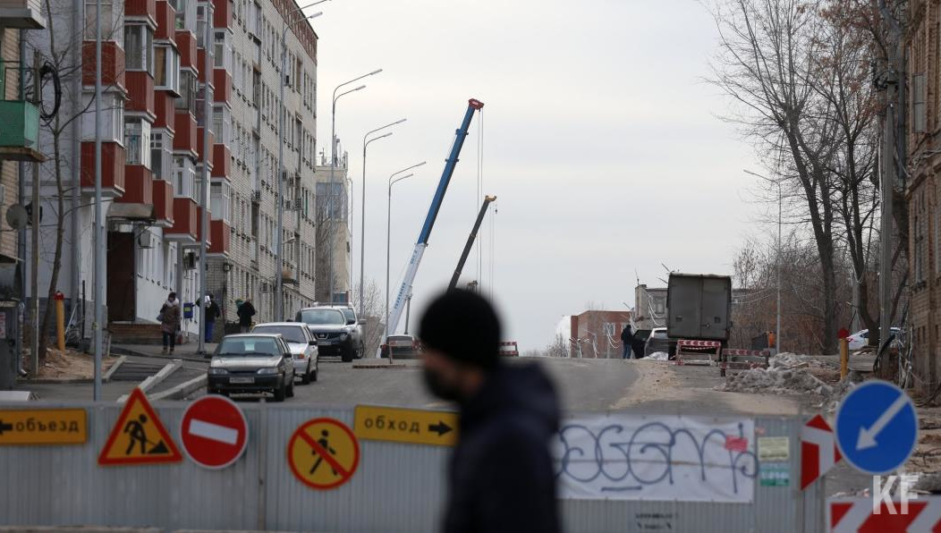 Это связано с реконструкцией участка водопровода.