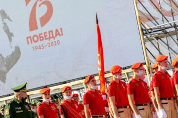 Президент Татарстана выступил на Параде Победы с обращением к жителям.