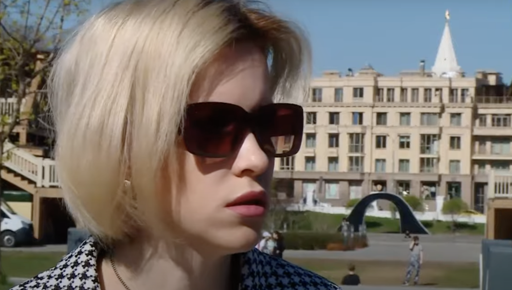 Основательница является супругой профессионального военного.