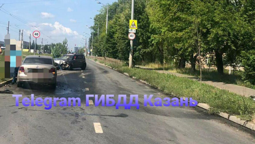 Еще столько же сели за руль без прав управления.