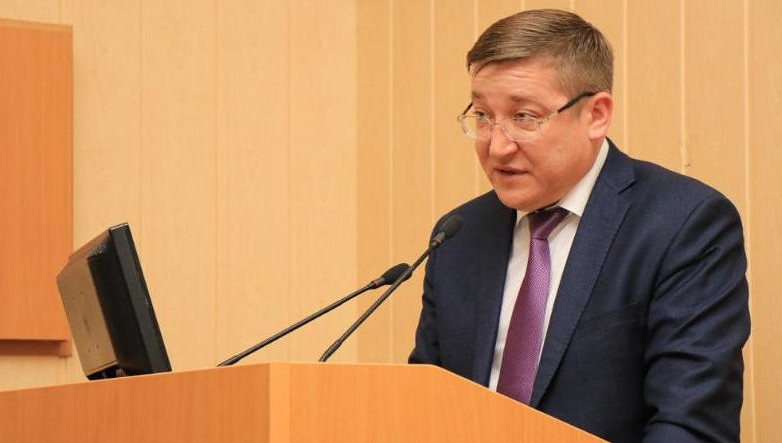 Ранее он исполнял обязанности главы исполкома на время отпуска Ленара Валеева.