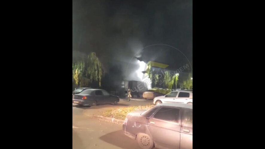 Пожар произошел у дома в 29-м комплексе.