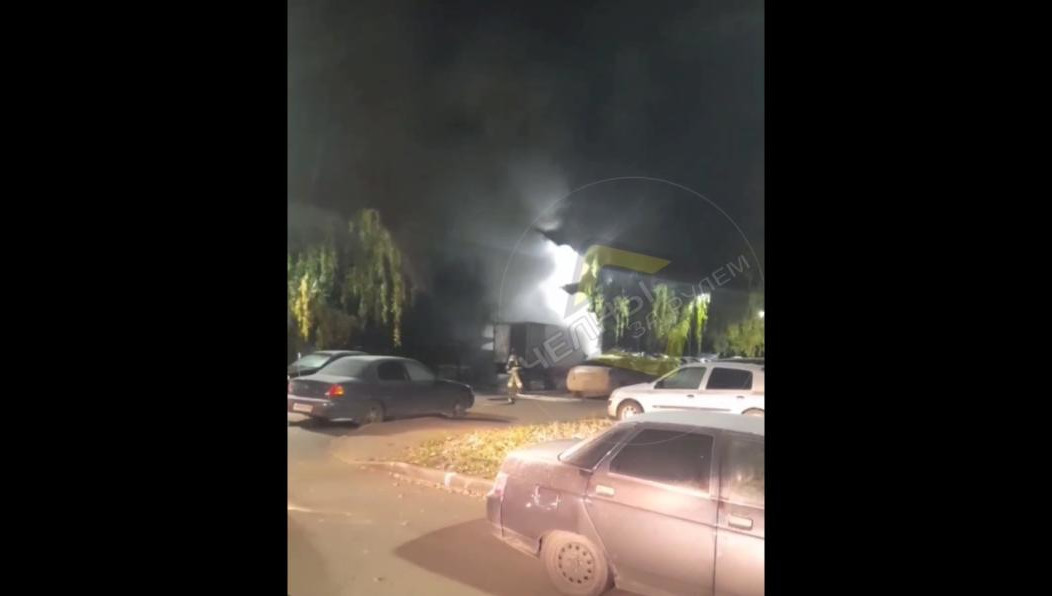 Пожар произошел у дома в 29-м комплексе.