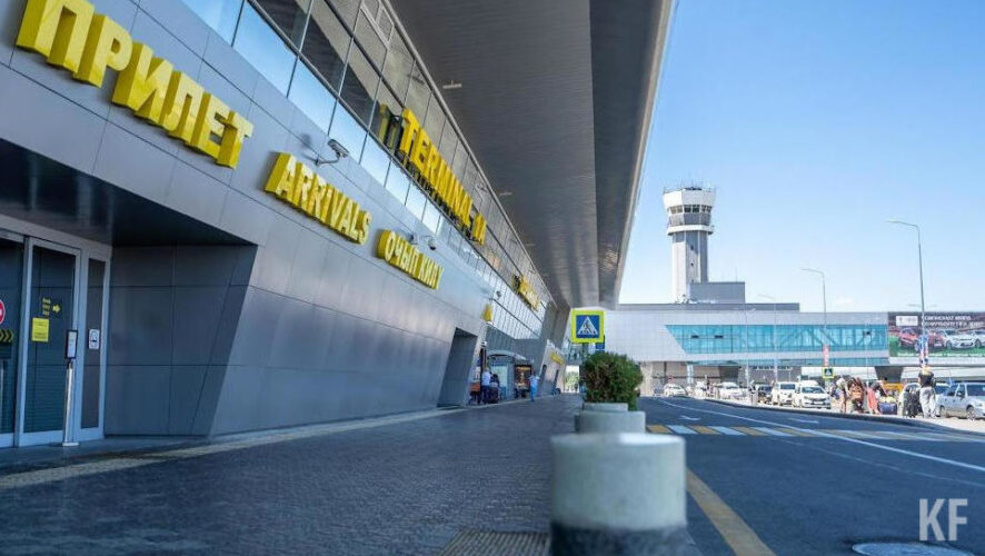 У входов в терминалы больших скоплений людей не наблюдается.