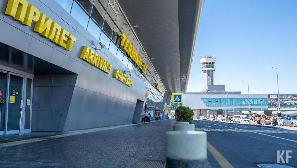 У входов в терминалы больших скоплений людей не наблюдается.