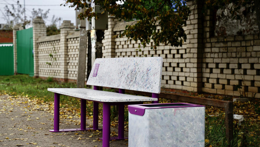 В столице Татарстана появилась парковая мебель проекта «Я вернусь».