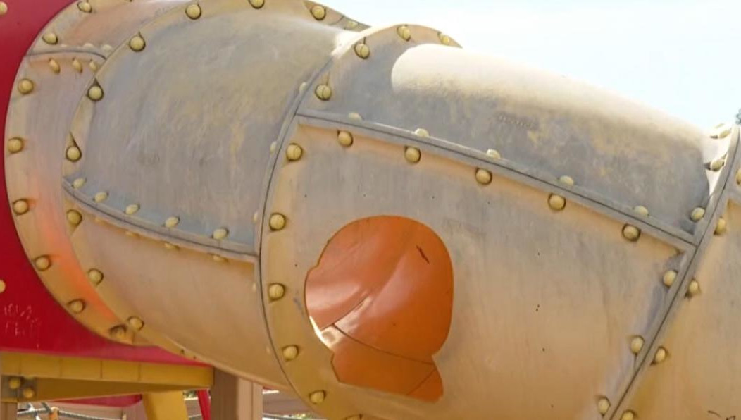 От падения детей спасала сетка