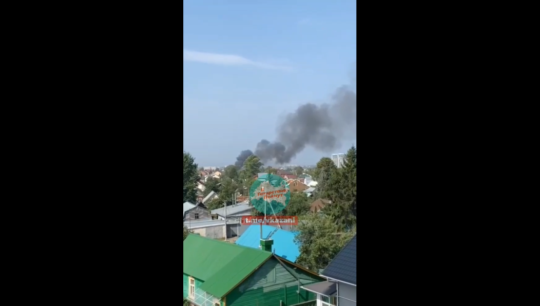 Пожарные вовремя ликвидировали огонь и он не успел добраться до остальных домов.