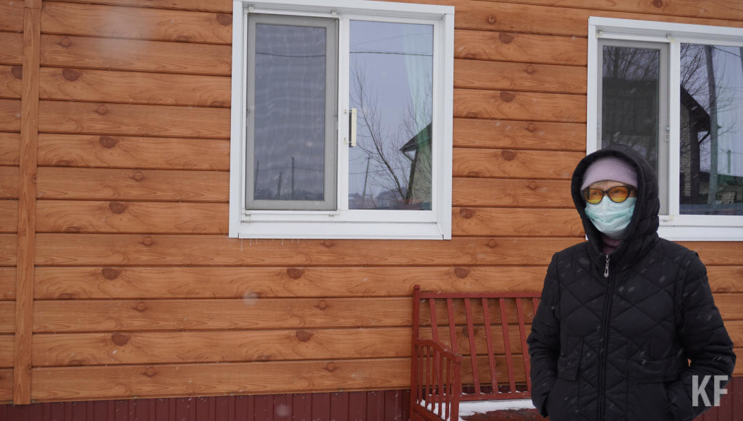 Однако счета за электричество так и не уменьшились. Дочь 95-летней труженицы тыла платит по 12 тысяч рублей.