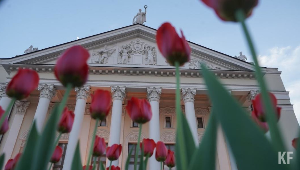 Цветы были высажены на площади 700 квадратных метров.