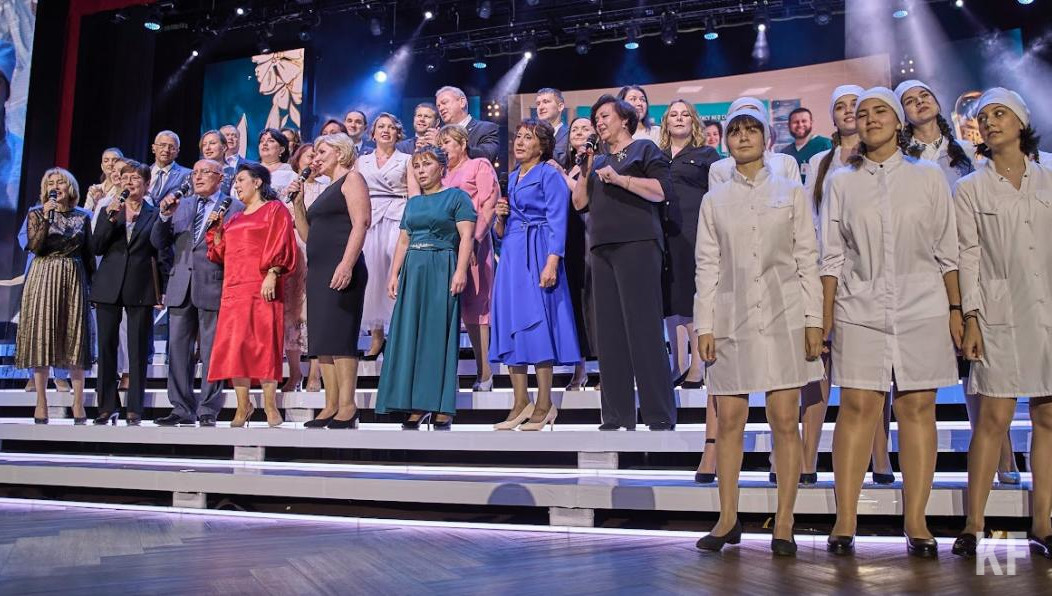 В Казани названы победители премия «Ак чэчэклэр». Конкурс проводиться на протяжении последних 15 лет. Рассказываем