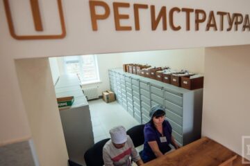 В столице Татарстана в новогодние праздники на городской станции скорой медицинской помощи количество выездных бригад увеличат до 80. Об этом сообщили на деловом понедельнике в мэрии города.