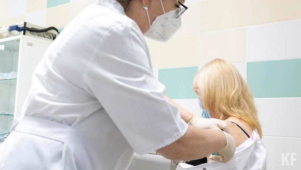 Вакцинироваться нужно всем