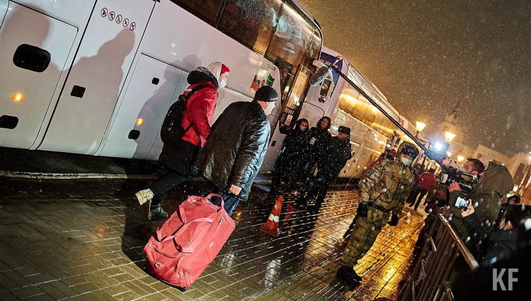 Пятерым уже нашли работу.