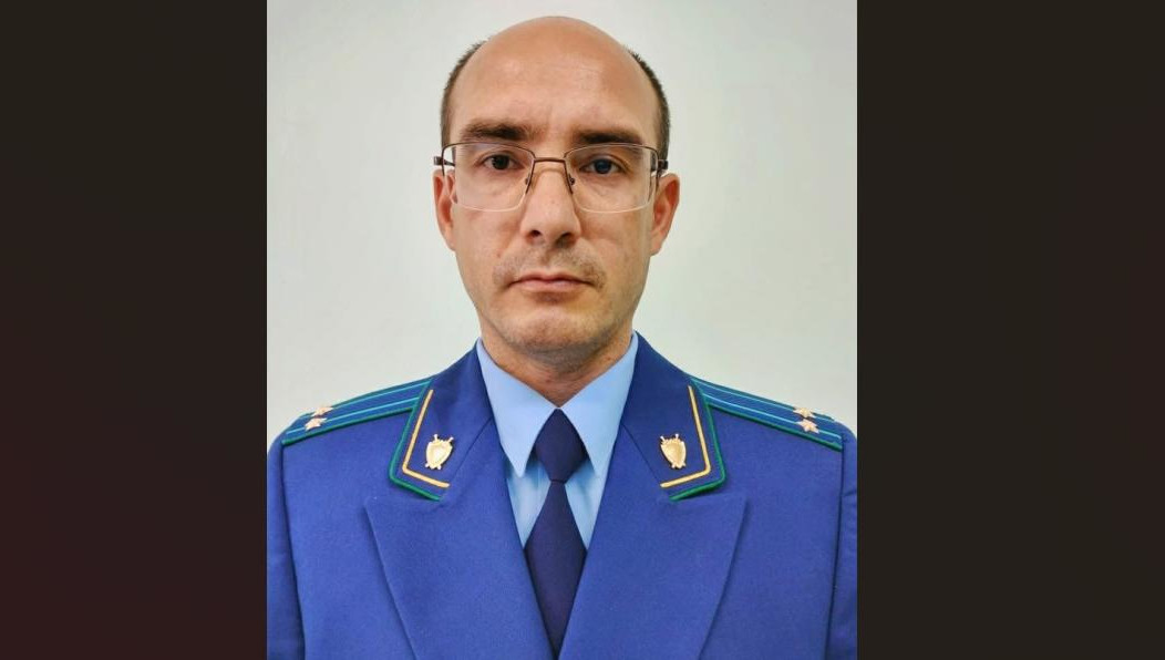 Абрамов работал на должности прокурора Алексеевского района республики с 2018 по 2022 годы.