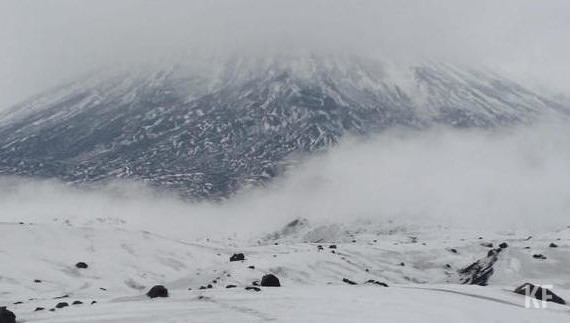 Мужчина принимал участие в&nbsp;организации восхождения туристов на вулкан Ключевская сопка и сопровождал их на туристическом маршруте.