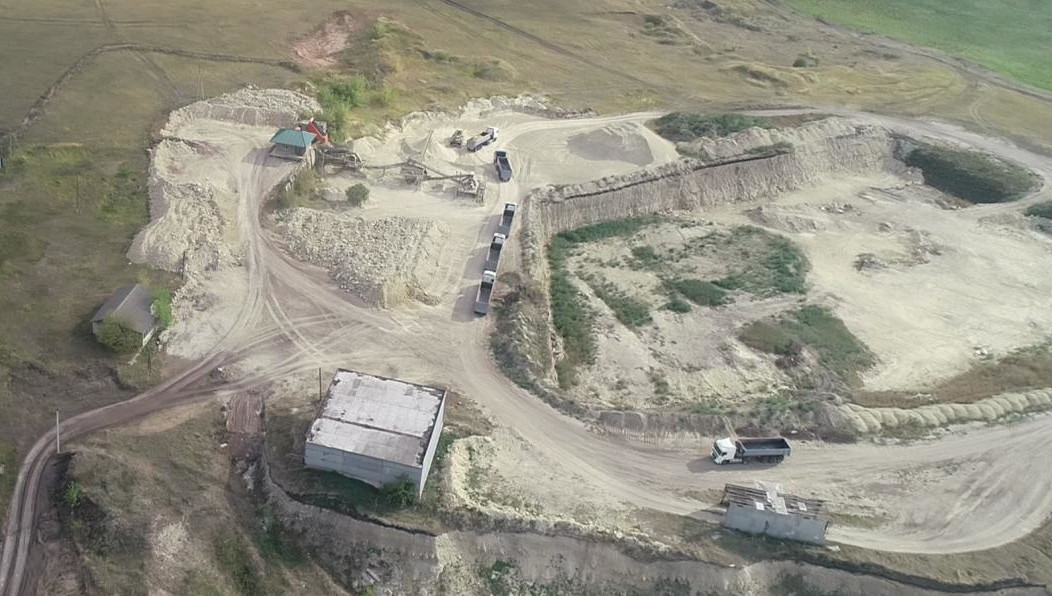 Площадь разработки карьера составила около 4 тысяч кв м.