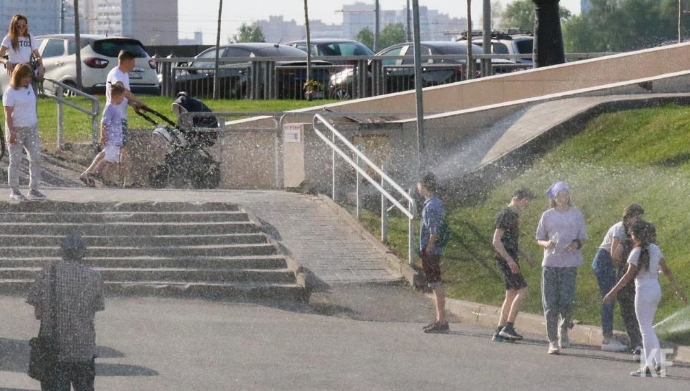 Медики рекомендуют уже сейчас пользоваться солнцезащитными средствами тем