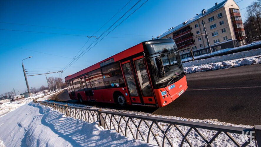 С 1 января 2024 года стоимость проезда в общественном транспорте Казани увеличится до 42 рублей при оплате наличными и до 38 рублей при оплате картой - банковской или транспортной.