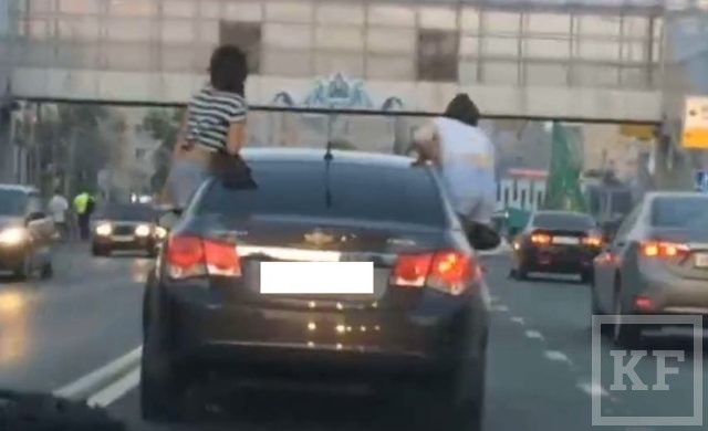 чьи пассажирки во время езды по Казани разнузданно вели себя в машине.