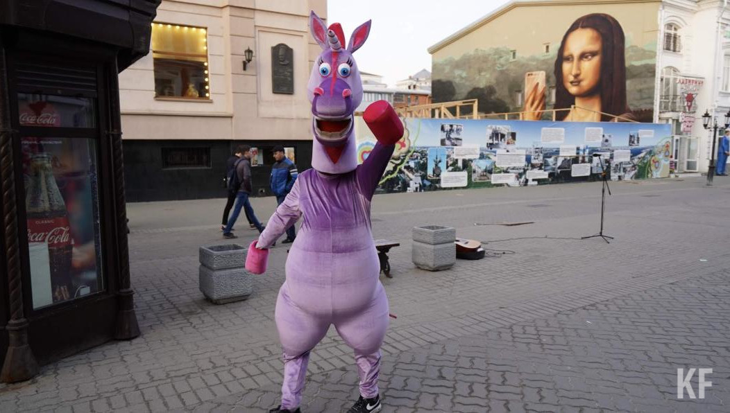 Ему обещают зарплату от 40 до 45 тысяч рублей.