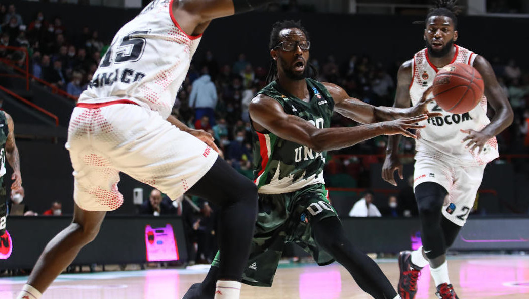 Баскетболист останется в Казани ещё на два года.