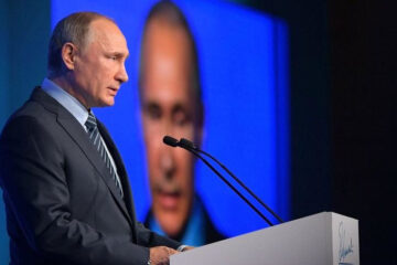 Рейтинг оценки деятельности Владимира Путина среди россиян вырос на три процентных пункта.