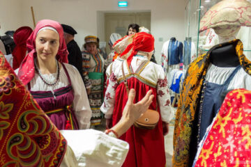 В Казани открылась уникальная выставка русского национального костюма.