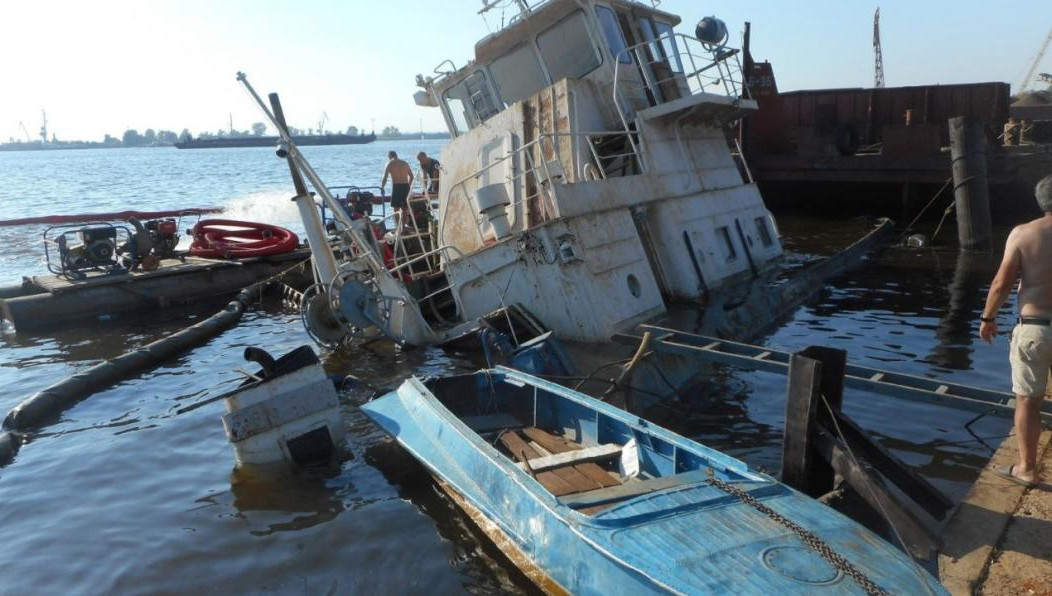 Ему ограничили въезд из страны.