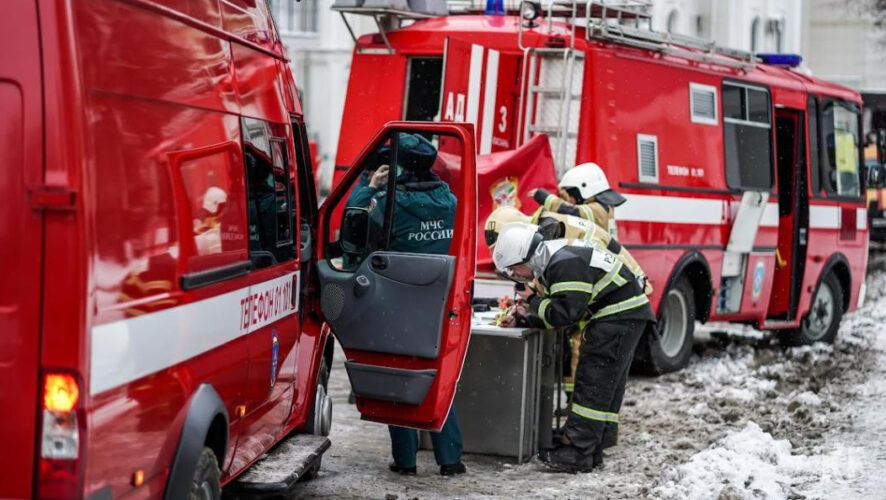 Объект находится на цокольном этаже жилого дома.