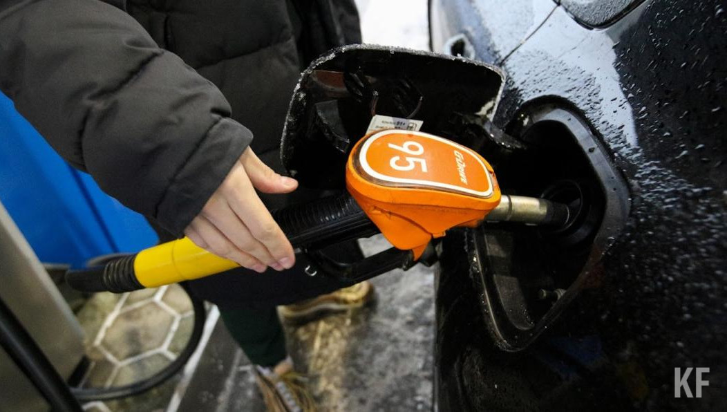 Топливо подешевело в основном на заправках