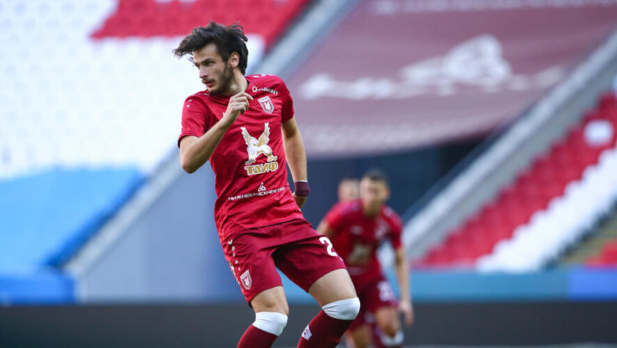 Полузащитник казанцев прокомментировал своё будущее в клубе.