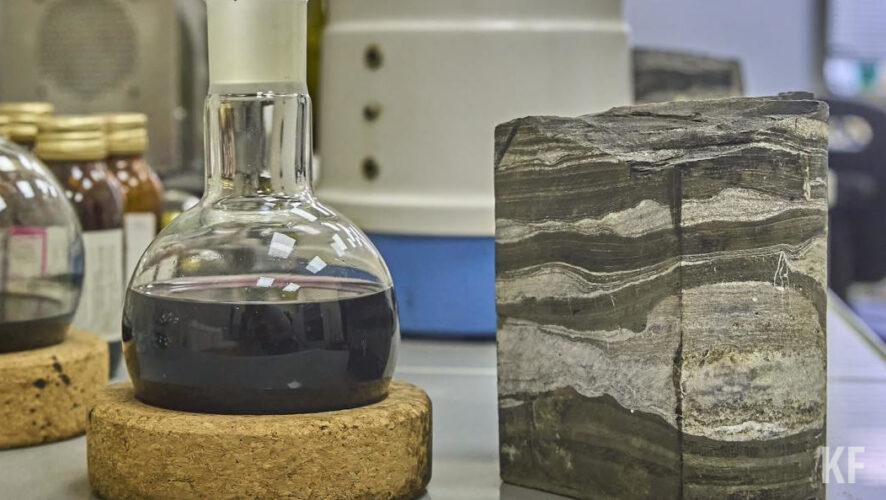 В книге описали технологию