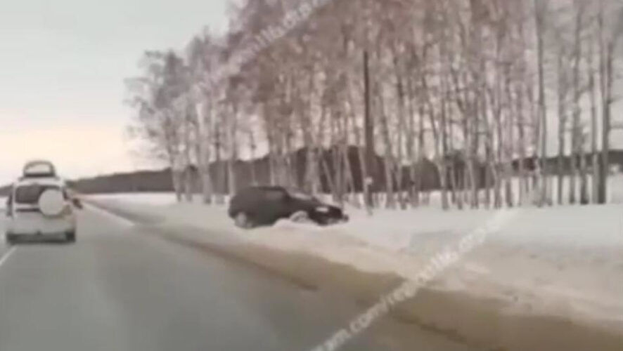 Водитель решил пойти на обгон