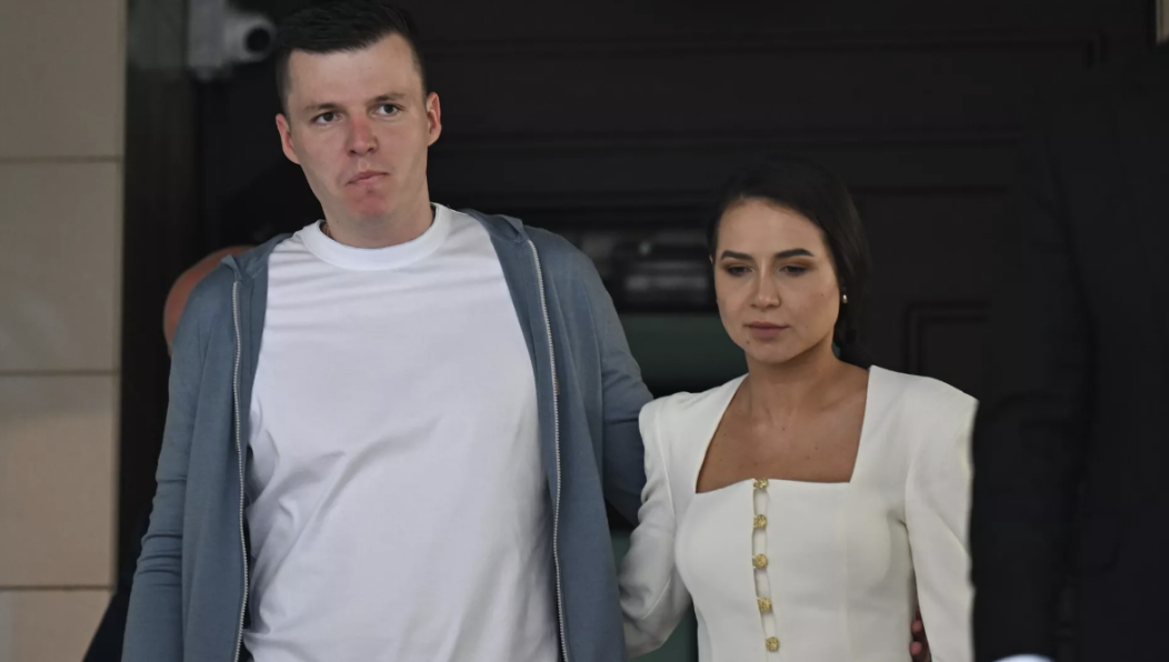 Пара оплатила штраф в размере почти 300 миллионов рублей.