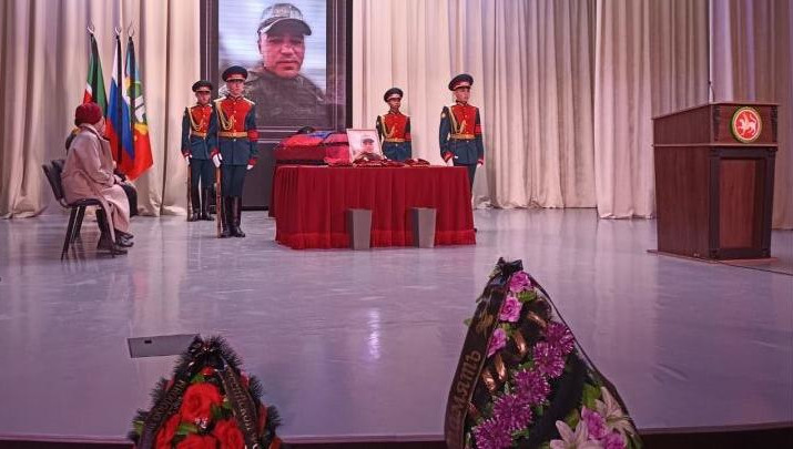 Младшего сержанта похоронили на кладбище села Сабанчино.