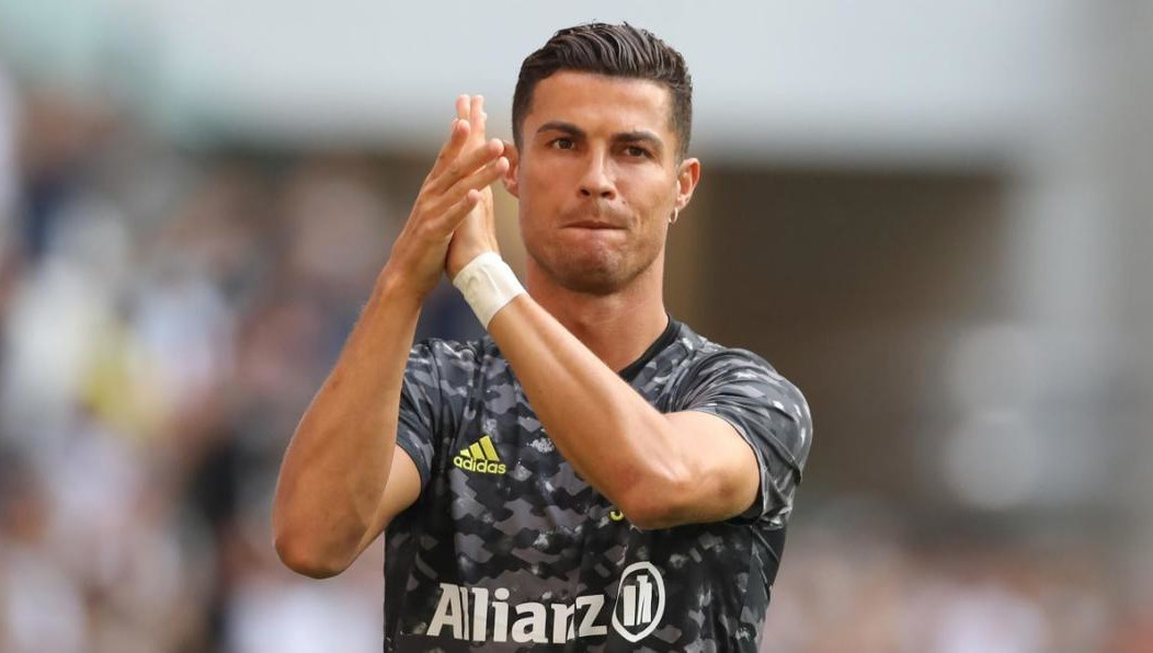 Об этом футболистам рассказал в своём Инстаграм.