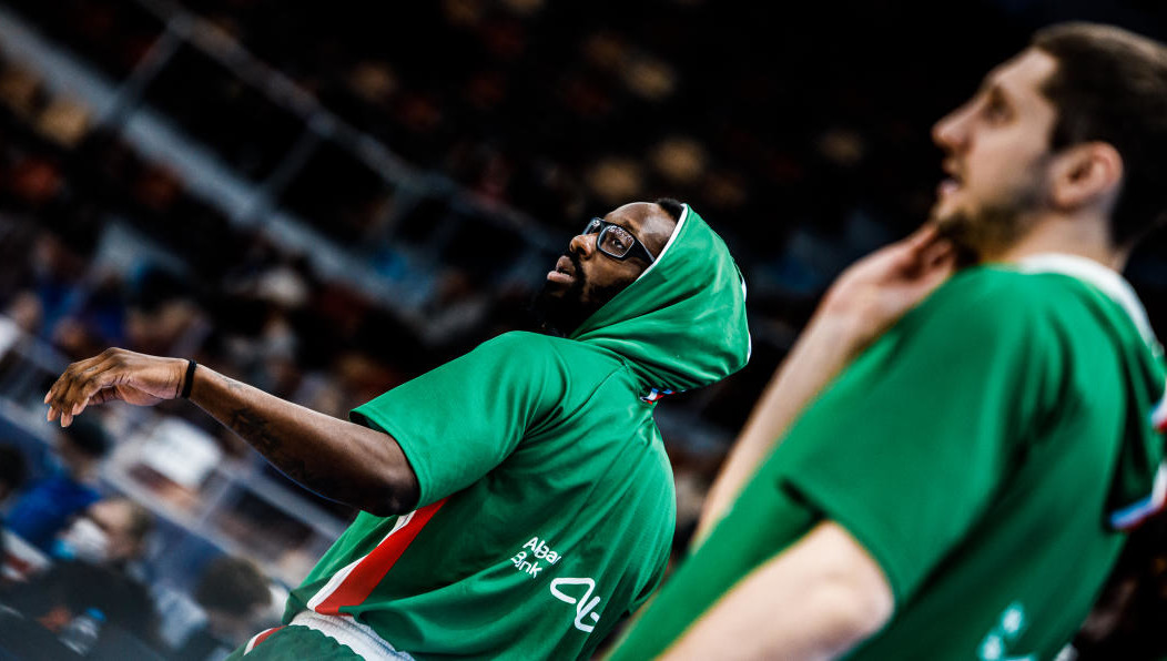 Матч закончился со счётом 69:64.