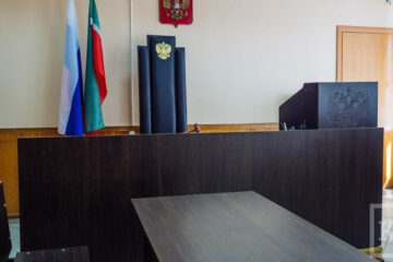 Обвиняемые в хищениях 95 млн рублей вину не признают.