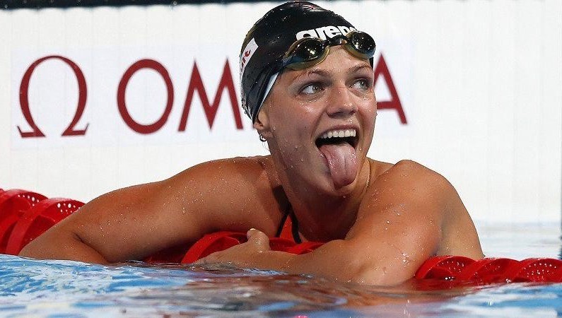 Победительницей заплыва на дистанции 50 метров брассом на чемпионате России по плаванию на короткой воде в Казани стала пловчиха Юлия Ефимова. Она преодолела дистанцию за 29