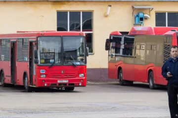 Водители казанских автобусов отказываются работать за 57 тысяч рублей. 25 машин ПАТП №4 не выходят на линию.