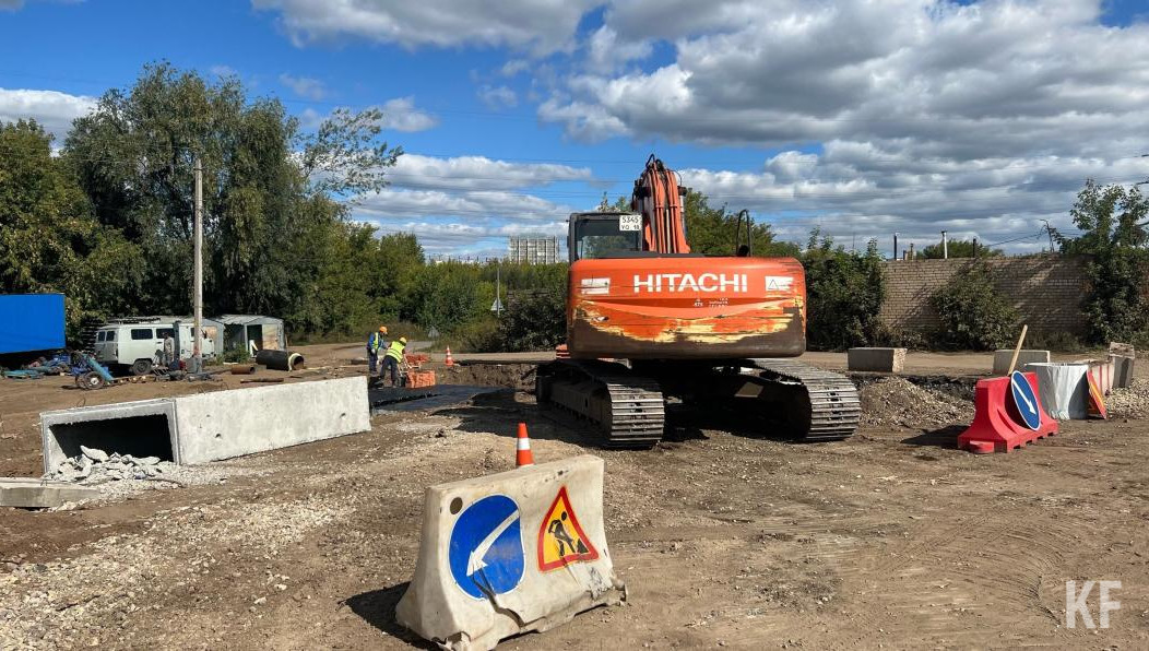 По традиции в автограде под конец лета подвели итоги межотопительного периода. Глава Набережночелнинских тепловых сетей Айрат Зайнуллин поделился насущными проблемами