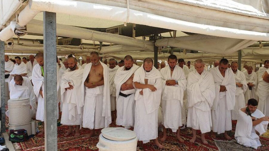 У горы Арафат мусульмане совершат первую часть священного обряда.