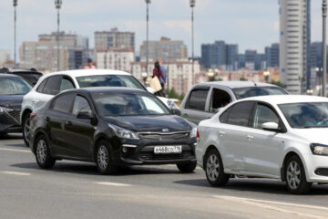 Самый популярный цвет машины в столице Татарстана - белый.