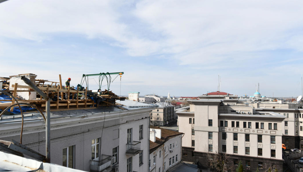 В зданиях обновят крышу и фасад. Работы завершат в 2023 году.